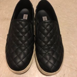 Steve Madden ECENTRCQ slipons